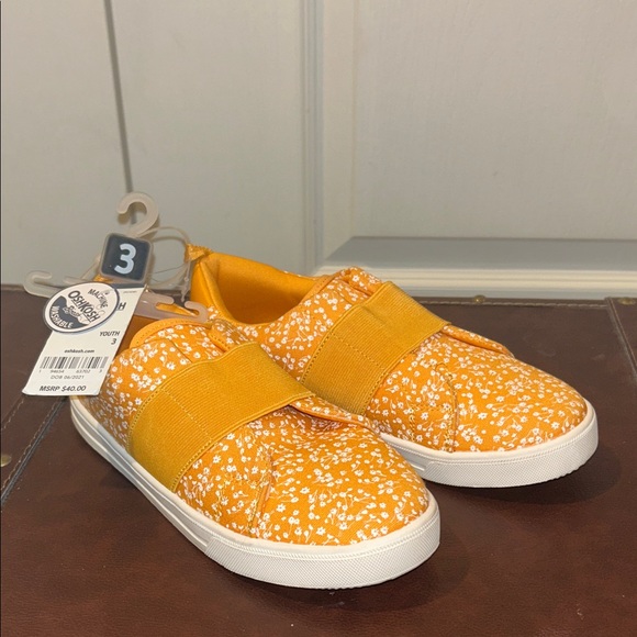 OshKosh B'gosh Other - OshKosh B'gosh Kids Orange Floral Sneakers Size 3